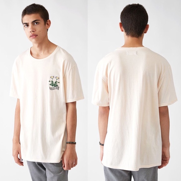 ✨HP✨ PacSun Embroidered “Reflection” Tee - Picture 1 of 4